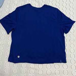 Lululemon Ultralighth waist length T-shirt - Royal Blue